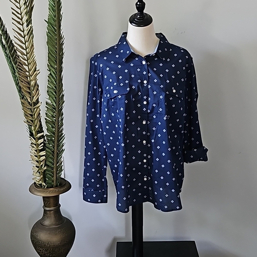 St. John's Bay Navy and White Patterned Long Sleeve Button Down Blouse